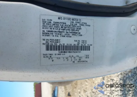 2005 Lincoln Town Car Signature from USA, damaged, VIN 1LNHM81W65Y634121